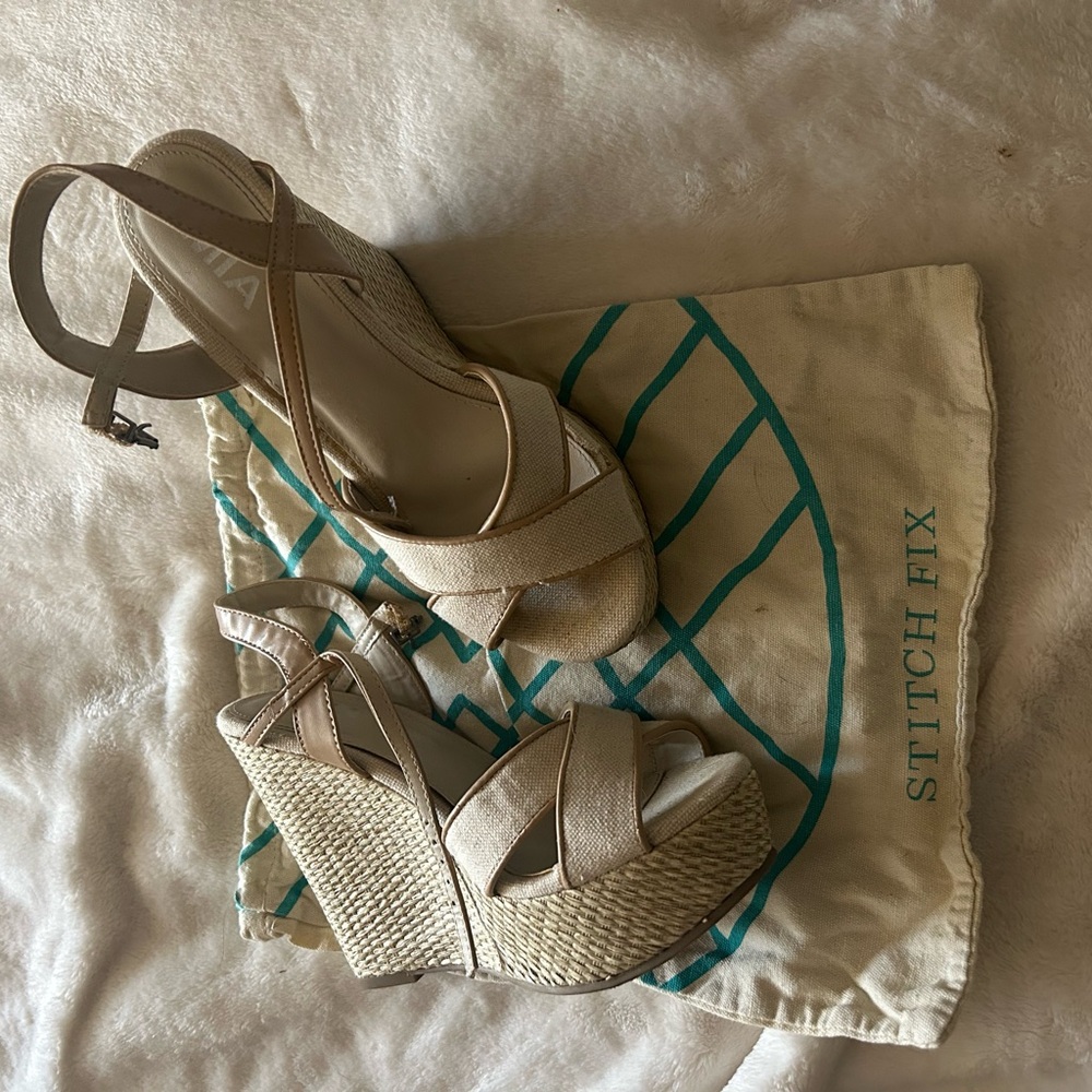 MIA Wedges